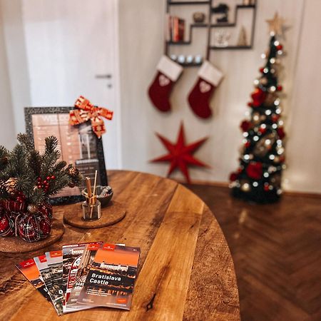 96M2 Of Comfort And Style: 4Bd Apartment In Old Town Братислава Екстериор снимка
