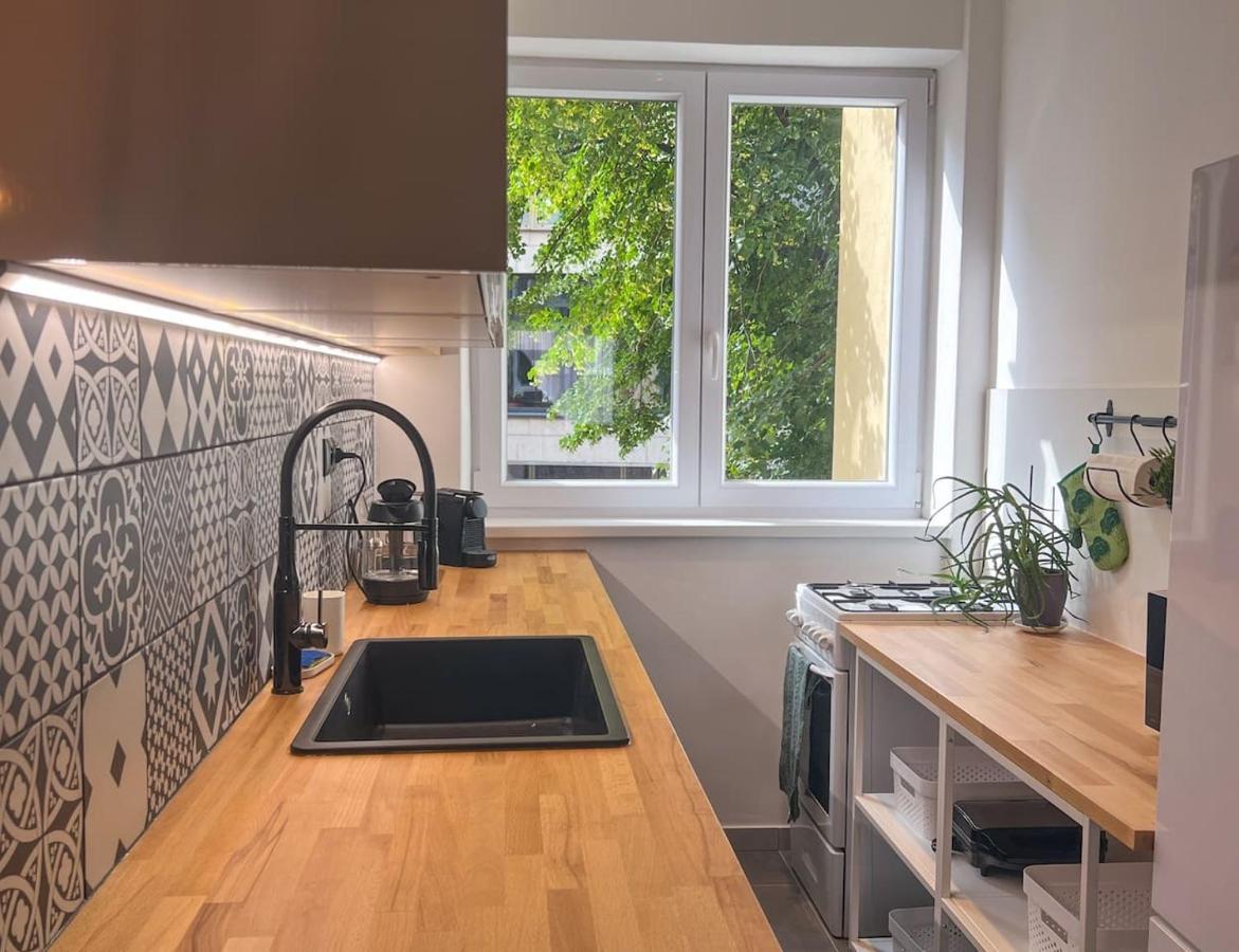 96M2 Of Comfort And Style: 4Bd Apartment In Old Town Братислава Екстериор снимка