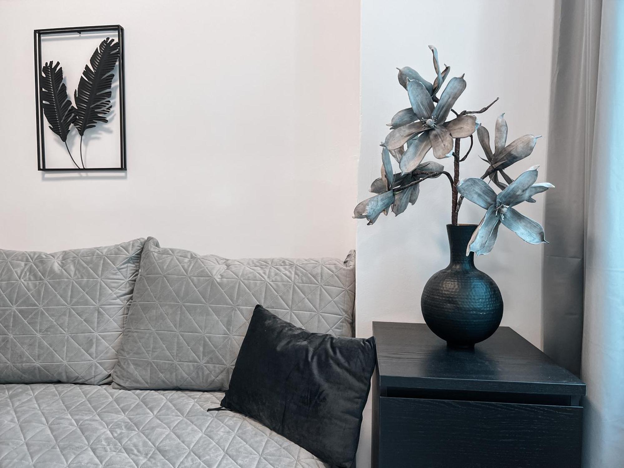 96M2 Of Comfort And Style: 4Bd Apartment In Old Town Братислава Екстериор снимка